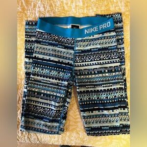 Nike Pro dry-fit lined leggings, M